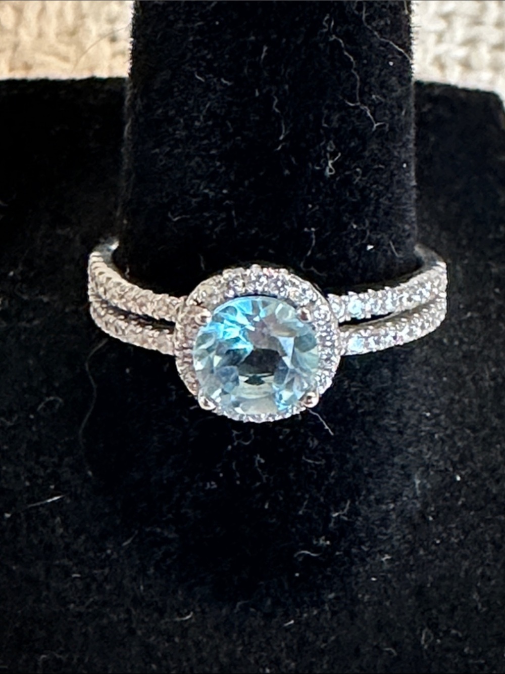 1.15 CT Aquamarine Ring with White Sapphire Accents - Sterling